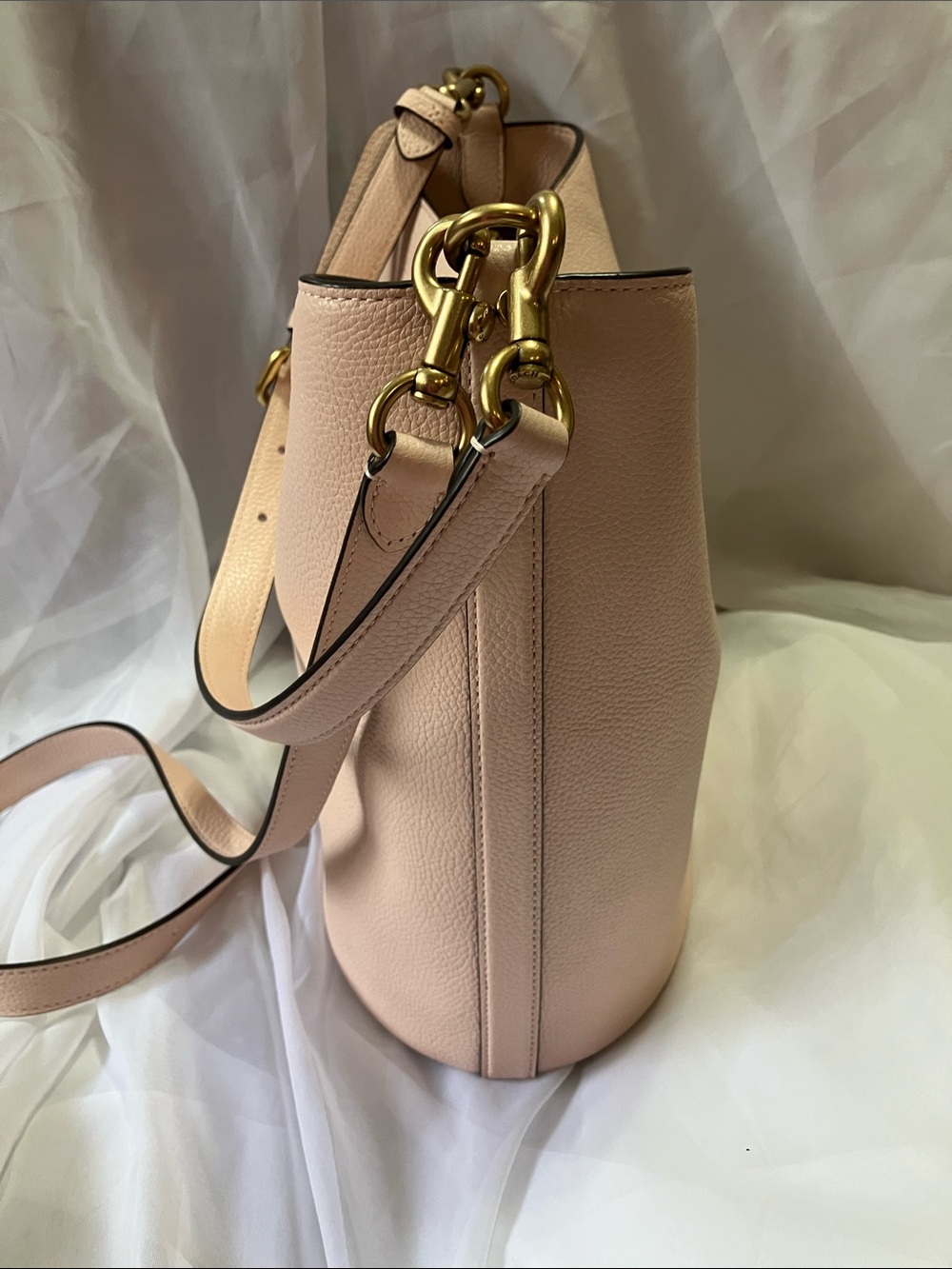 Willow Soft Bucket Bag - Picture 7 of 16